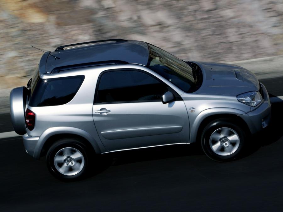  Toyota RAV4 3-Door 2003 года  (фото 13 из 30)